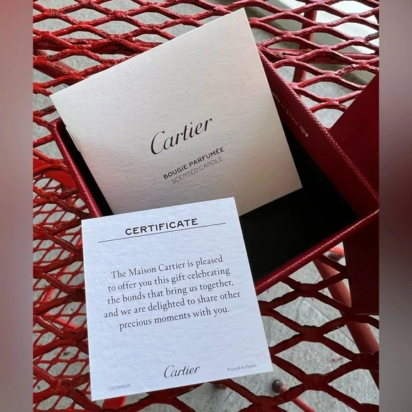 Authentic Cartier 6.5 oz scented candle with a Christmas motive. New. - Picture 10 of 11